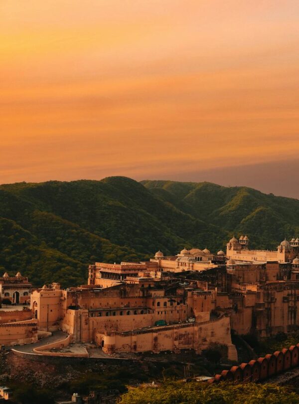 Amber Fort Jaipur – majestic hilltop fort with Rajput architecture, Rajasthan, India