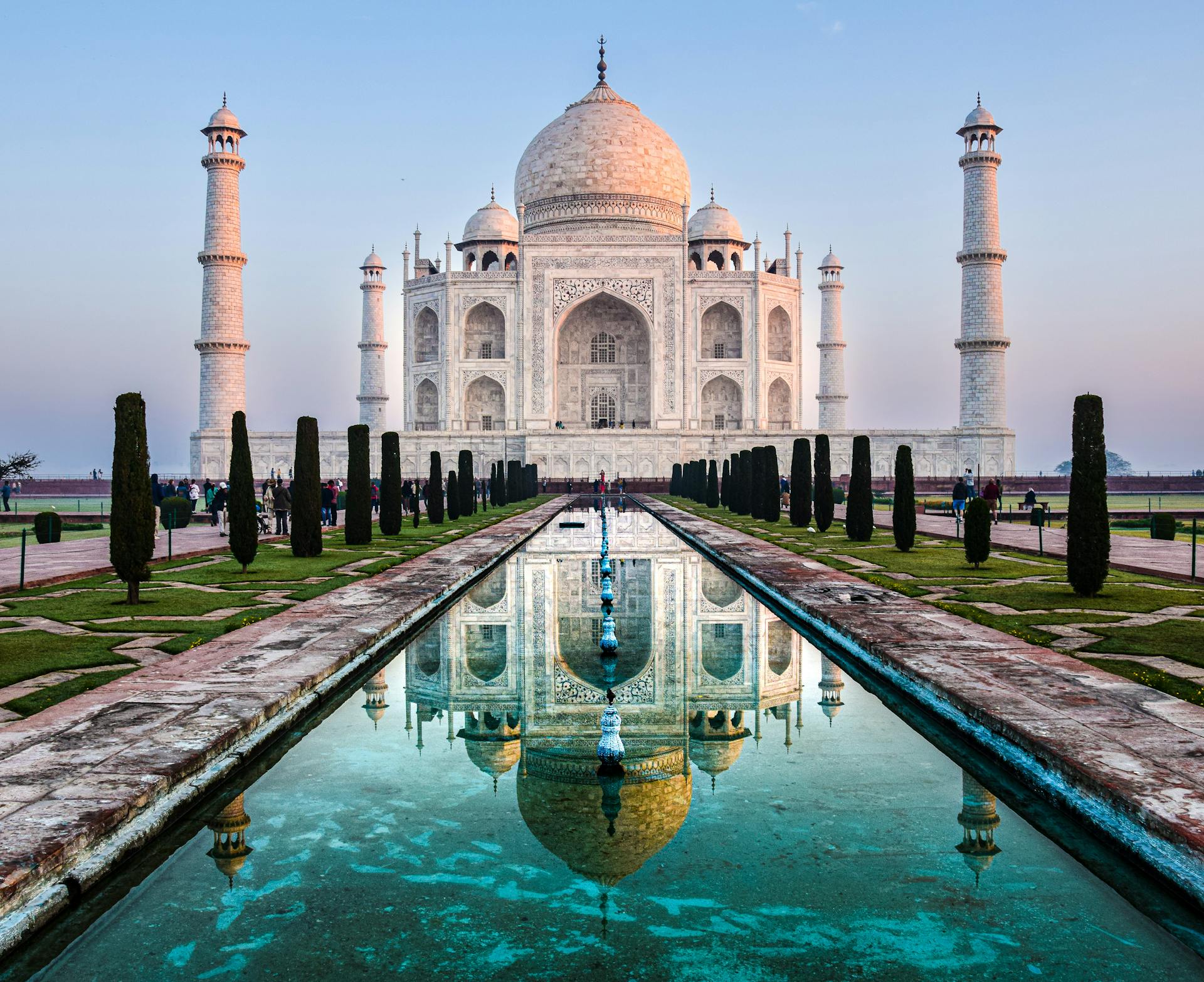 Taj Mahal in Agra – iconic UNESCO World Heritage monument and symbol of love"