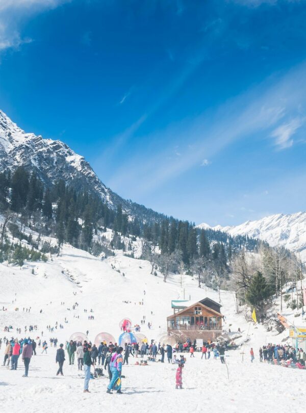 Solang Valley in winter – snowy landscape and mountain views in Manali